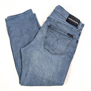 Calvin Klein Men’s Classic Straight Leg Jeans – Size 36x30 Medium Wash Denim